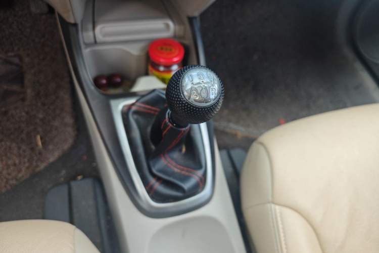 Used Honda City Classic 2014 Style 1.5L Manual Elite Edition Gear Lever