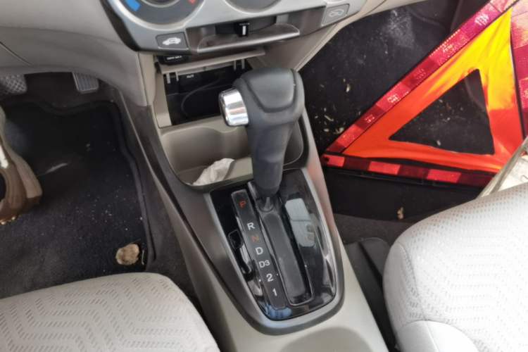 Used Honda City Classic 2014 Style 1.5L Automatic Elite Edition Gear Lever