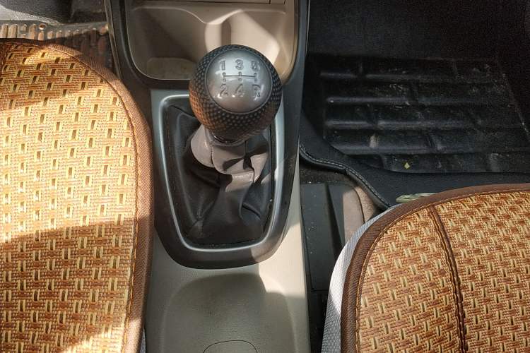 Used Honda City Classic 2014 Style 1.5L Manual Elite Edition Gear Lever