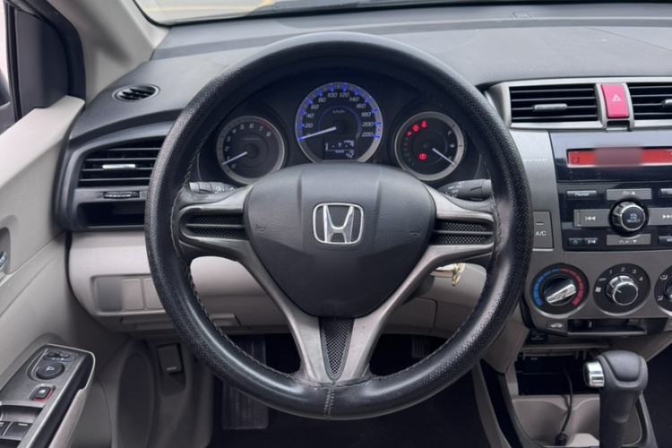 Used Honda City Classic 2014 Style 1.5L Automatic Elite Edition Interior 2