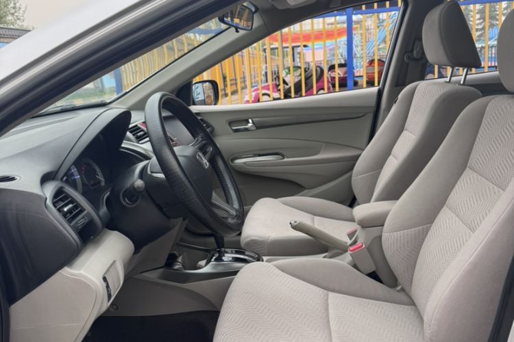 Used Honda City Classic 2014 Style 1.5L Automatic Elite Edition Interior 3