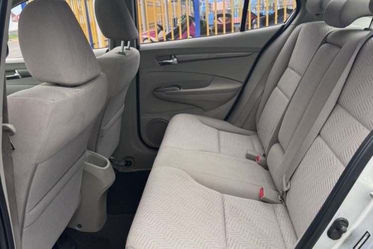 Used Honda City Classic 2014 Style 1.5L Automatic Elite Edition Interior 4