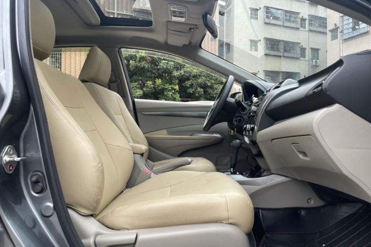 Used Honda City Classic 2014 Style 1.5L Automatic Elite Edition Interior 5
