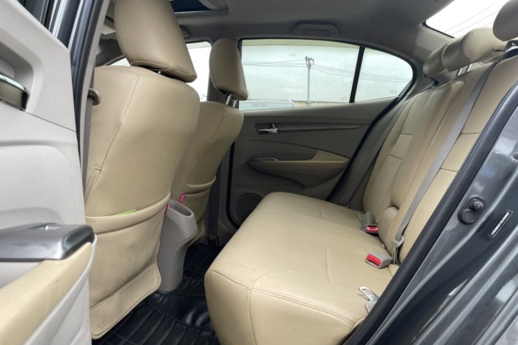 Used Honda City Classic 2014 Style 1.5L Automatic Elite Edition Interior 6