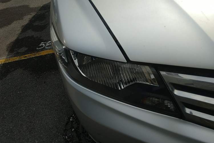 Used Honda City Classic 2014 Style 1.5L Manual Elite Edition Right Front Headlight