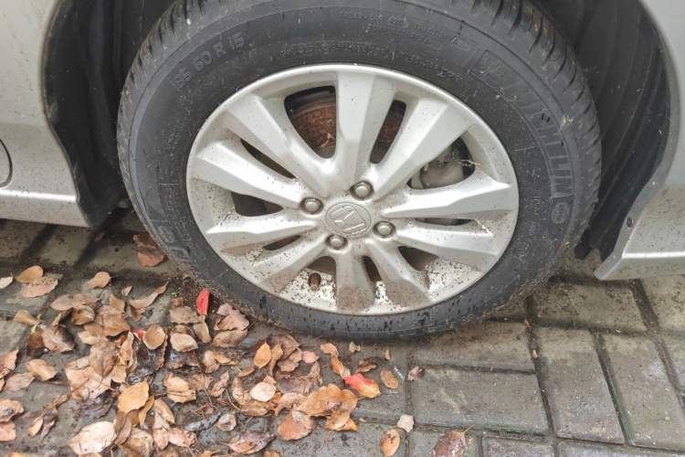 Used Honda City Classic 2014 Style 1.5L Manual Elite Edition Right Front Wheel Hub