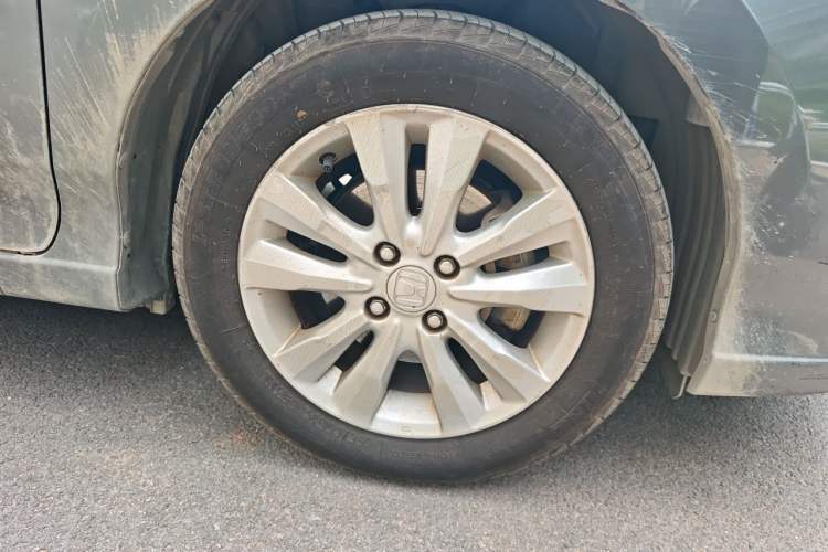 Used Honda City Classic 2014 Style 1.5L Manual Elite Edition Right Front Wheel Hub