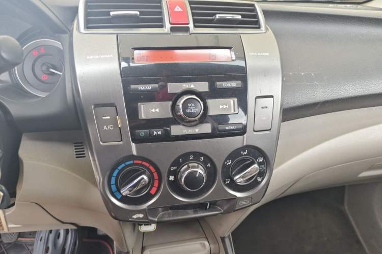 Used Honda City Classic 2014 Style 1.5L Manual Elite Edition Audio And AC Panel
