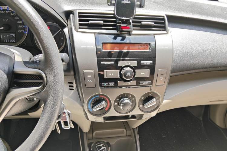 Used Honda City Classic 2014 Style 1.5L Manual Elite Edition Audio And AC Panel