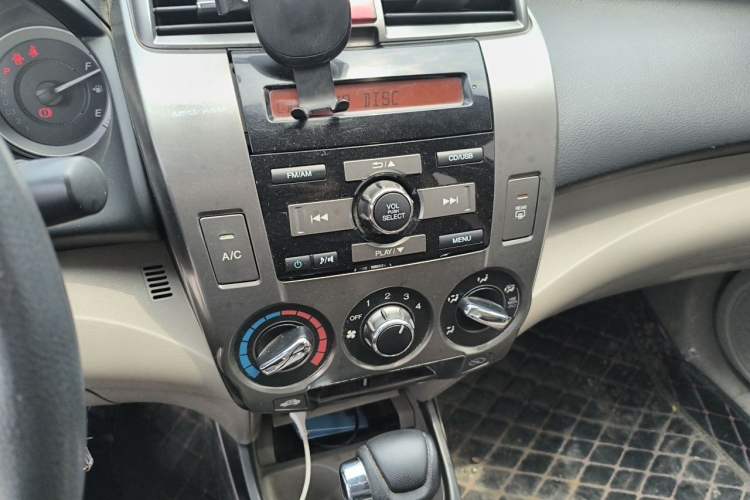 Used Honda City Classic 2014 Style 1.5L Automatic Elite Edition Audio And AC Panel
