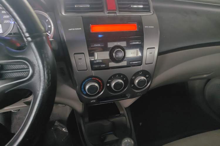 Used Honda City Classic 2014 Style 1.5L Manual Elite Edition Audio And AC Panel