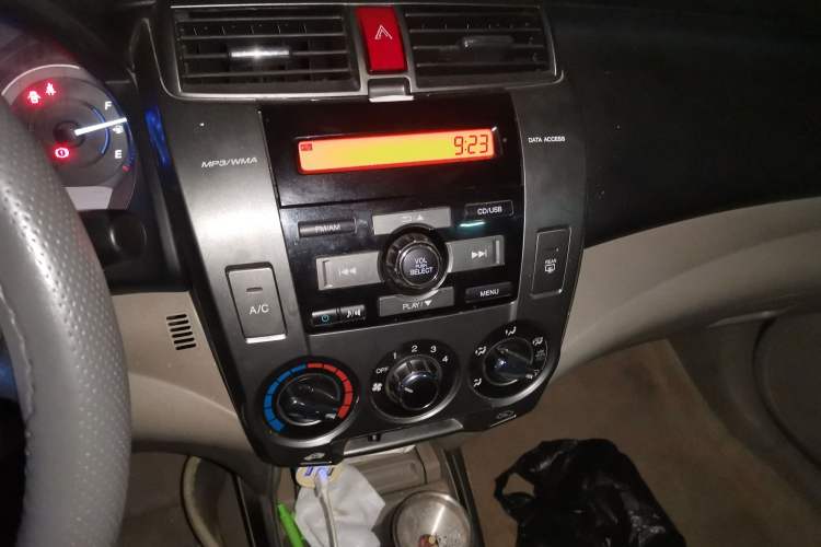 Used Honda City Classic 2014 Style 1.5L Manual Elite Edition Audio And AC Panel
