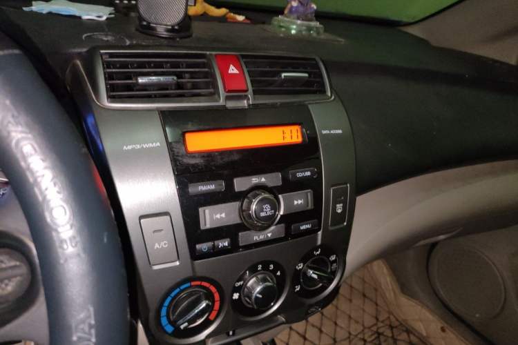 Used Honda City Classic 2014 Style 1.5L Automatic Elite Edition Audio And AC Panel