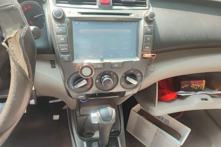 Used Honda City Classic 2014 Style 1.5L Automatic Elite Edition Audio And AC Panel