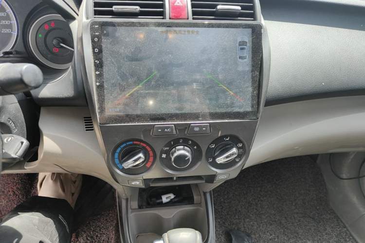Used Honda City Classic 2014 Style 1.5L Automatic Elite Edition Audio And AC Panel