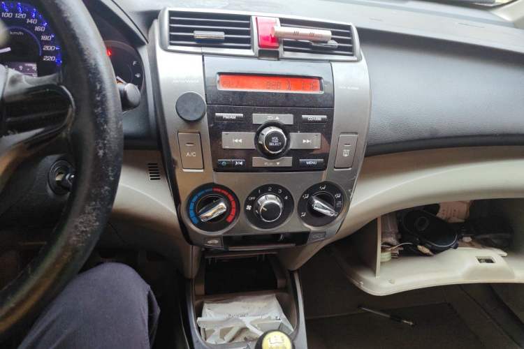 Used Honda City Classic 2014 Style 1.5L Manual Elite Edition Audio And AC Panel