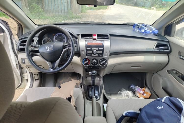 Used Honda City Classic 2014 Style 1.5L Automatic Elite Edition Center Console