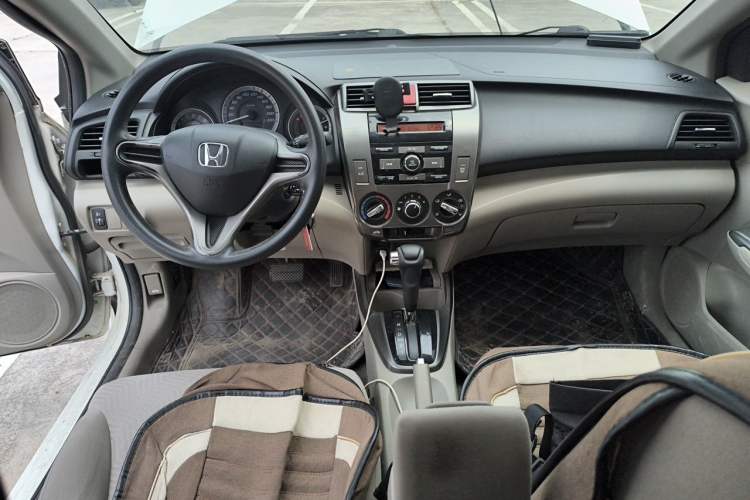 Used Honda City Classic 2014 Style 1.5L Automatic Elite Edition Center Console