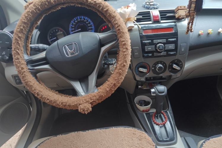 Used Honda City Classic 2014 Style 1.5L Automatic Elite Edition Center Console