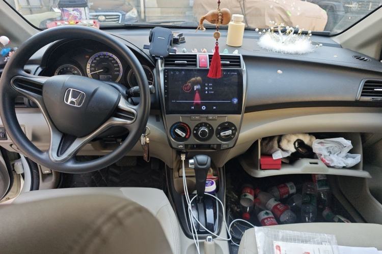 Used Honda City Classic 2014 Style 1.5L Automatic Elite Edition Center Console