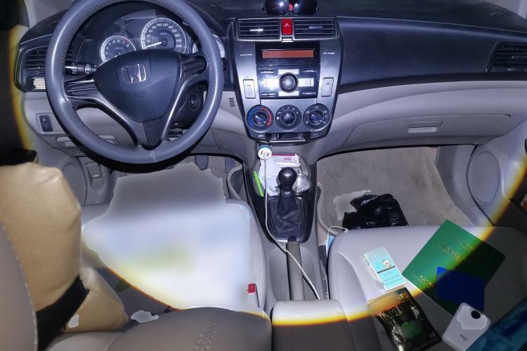 Used Honda City Classic 2014 Style 1.5L Manual Elite Edition Center Console