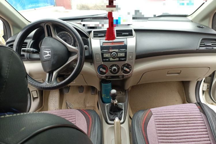 Used Honda City Classic 2014 Style 1.5L Manual Elite Edition Center Console