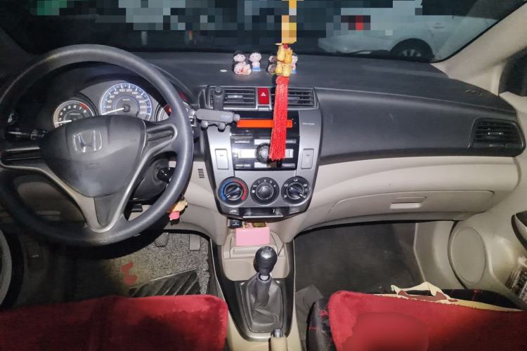 Used Honda City Classic 2014 Style 1.5L Manual Elite Edition Center Console