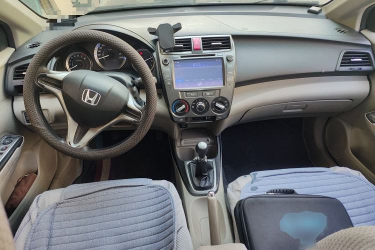 Used Honda City Classic 2014 Style 1.5L Manual Elite Edition Center Console