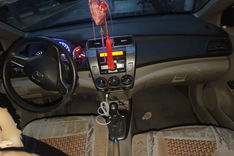 Used Honda City Classic 2014 Style 1.5L Manual Elite Edition Center Console