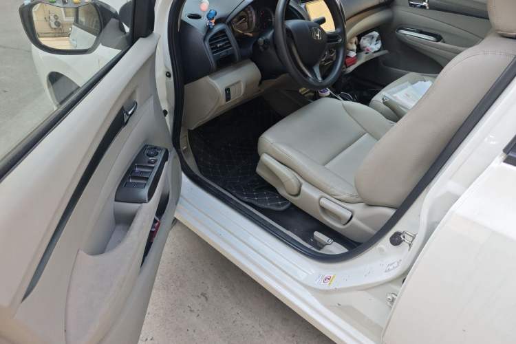 Used Honda City Classic 2014 Style 1.5L Automatic Elite Edition Driver Seat