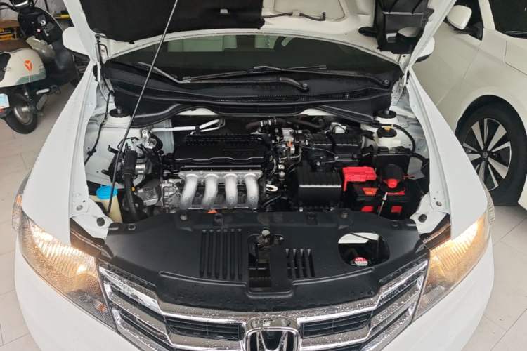 Used Honda City Classic 2014 Style 1.5L Automatic Elite Edition Engine Bay