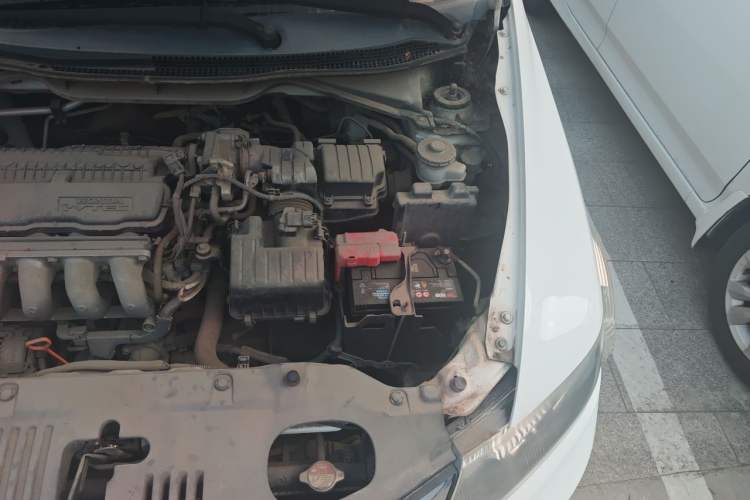 Used Honda City Classic 2014 Style 1.5L Manual Elite Edition Engine Bay Left