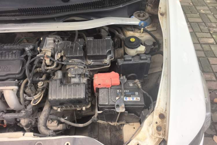 Used Honda City Classic 2014 Style 1.5L Manual Elite Edition Engine Bay Left
