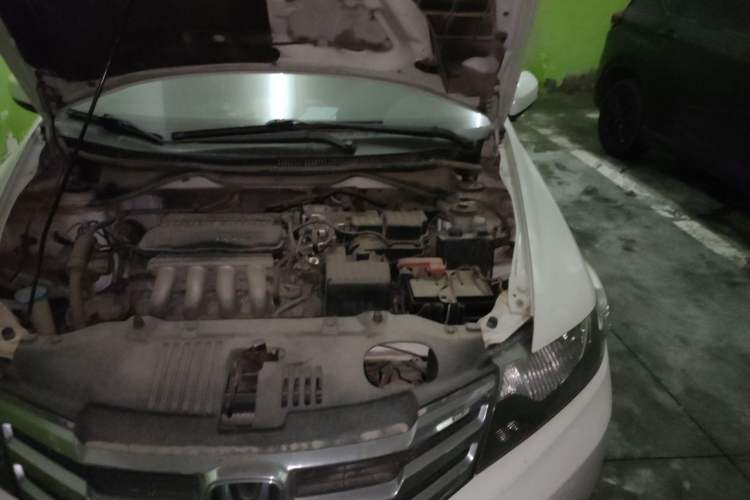 Used Honda City Classic 2014 Style 1.5L Automatic Elite Edition Engine Bay Left