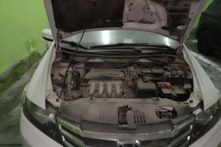 Used Honda City Classic 2014 Style 1.5L Automatic Elite Edition Engine Bay Right