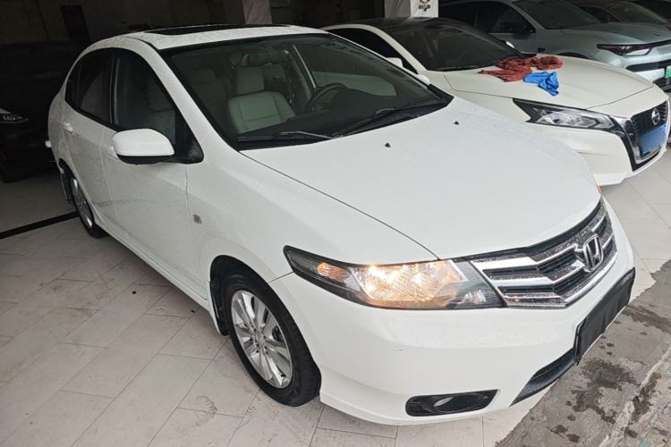 Used Honda City Classic 2014 Style 1.5L Automatic Elite Edition Front Right 45 Deg