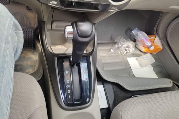 Used Honda City Classic 2014 Style 1.5L Automatic Elite Edition Gear Lever