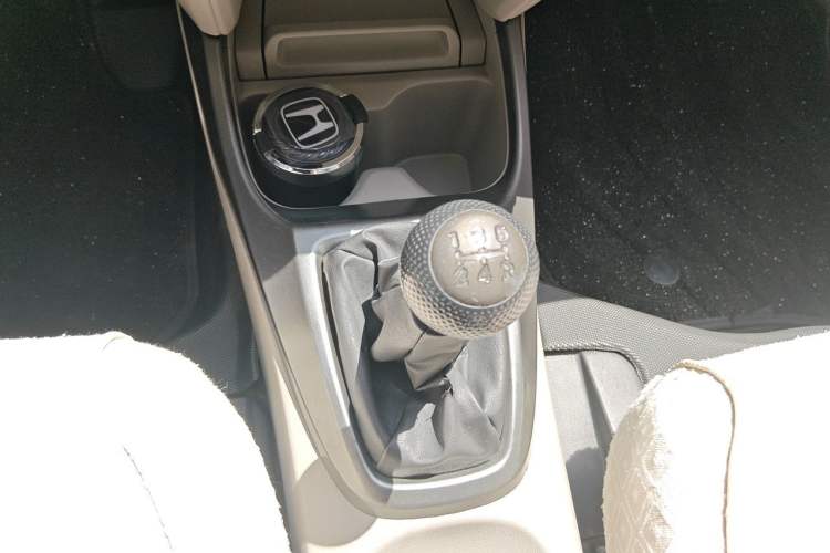 Used Honda City Classic 2014 Style 1.5L Manual Elite Edition Gear Lever