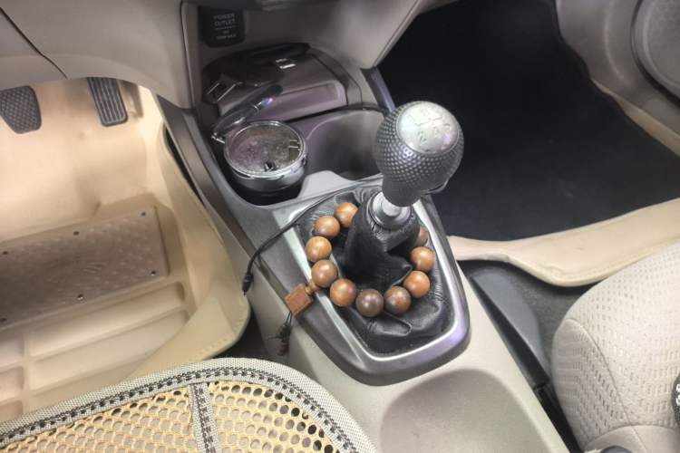 Used Honda City Classic 2014 Style 1.5L Manual Elite Edition Gear Lever