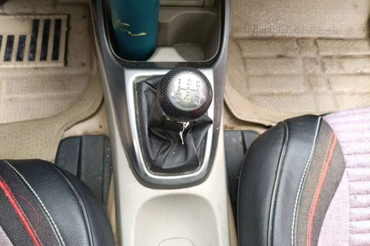Used Honda City Classic 2014 Style 1.5L Manual Elite Edition Gear Lever