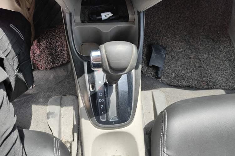 Used Honda City Classic 2014 Style 1.5L Automatic Elite Edition Gear Lever