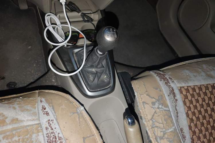 Used Honda City Classic 2014 Style 1.5L Manual Elite Edition Gear Lever