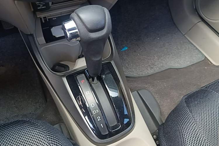 Used Honda City Classic 2014 Style 1.5L Automatic Elite Edition Gear Lever