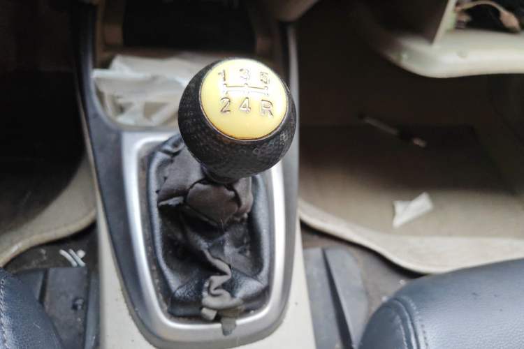 Used Honda City Classic 2014 Style 1.5L Manual Elite Edition Gear Lever