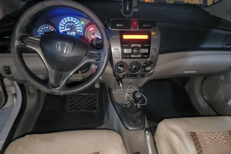 Used Honda City Classic 2014 Style 1.5L Manual Elite Edition Interior 2