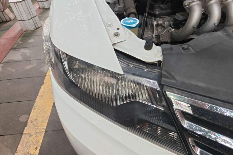 Used Honda City Classic 2014 Style 1.5L Automatic Elite Edition Right Front Headlight