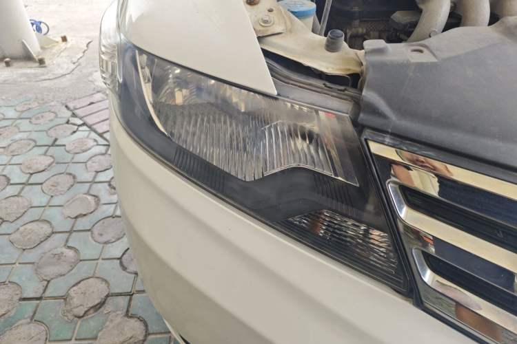 Used Honda City Classic 2014 Style 1.5L Manual Elite Edition Right Front Headlight