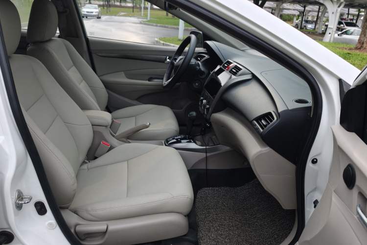 Used Honda City Classic 2014 Style 1.5L Automatic Elite Edition Right Front Seat