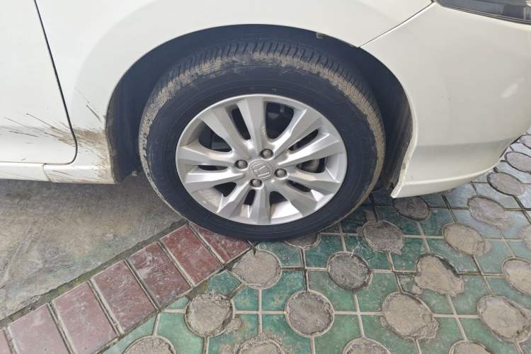 Used Honda City Classic 2014 Style 1.5L Manual Elite Edition Right Front Wheel Hub