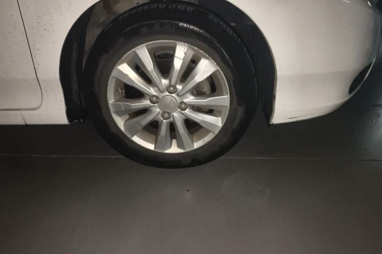 Used Honda City Classic 2014 Style 1.5L Automatic Elite Edition Right Front Wheel Hub